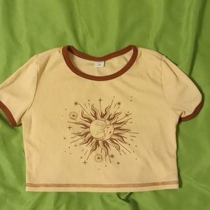 Cute monin star cropped top.